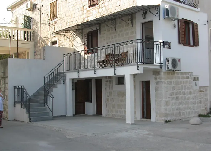 Apartment In Stone House On Seaside