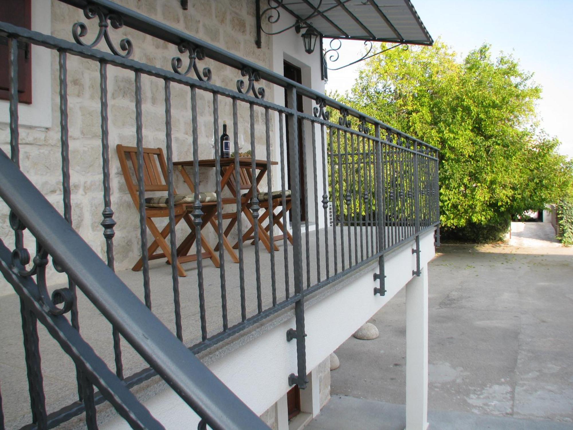 In Stone House On Seaside Kastela